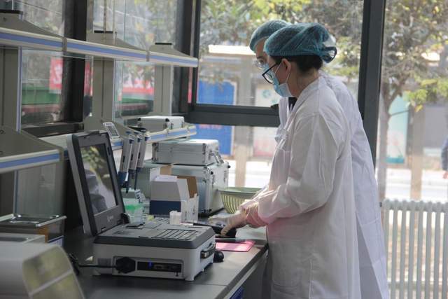守護(hù)舌尖上的安全 交院食品安全快檢實(shí)驗(yàn)室揭牌成立